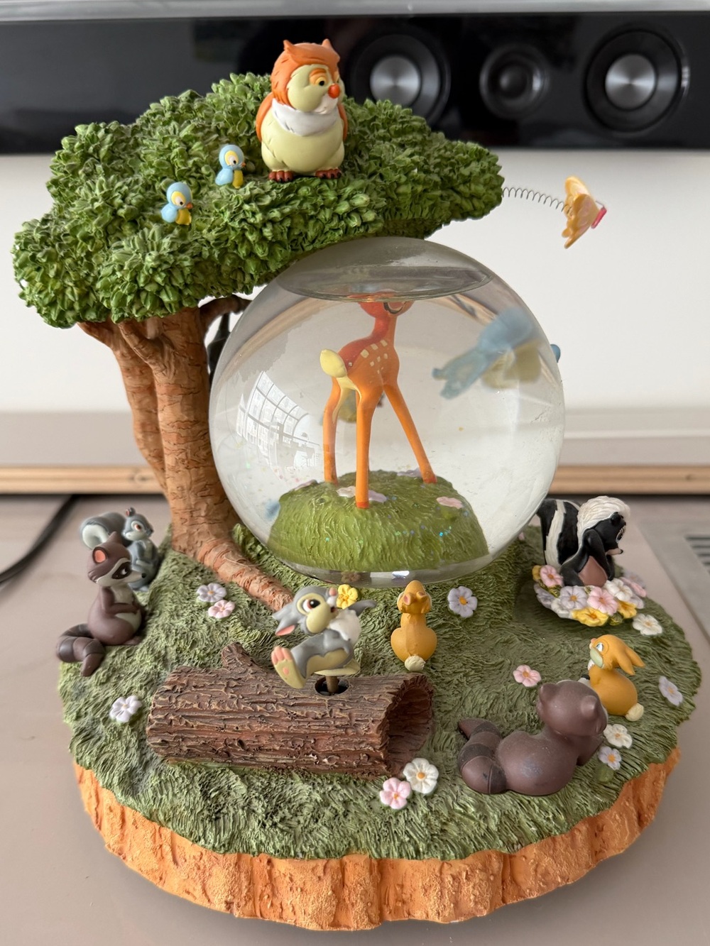 🗽❤️XL RARE Disney Bambi Wind Up Musical Snow Globe